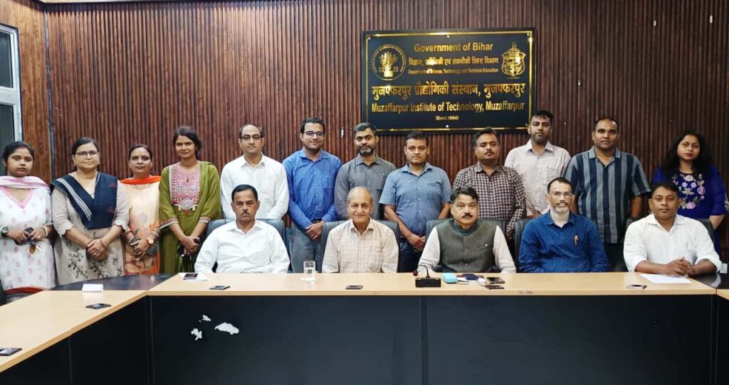 Prof. D. P. Agrawal, Former Chairman, UPSC, interacting with the faculty members.